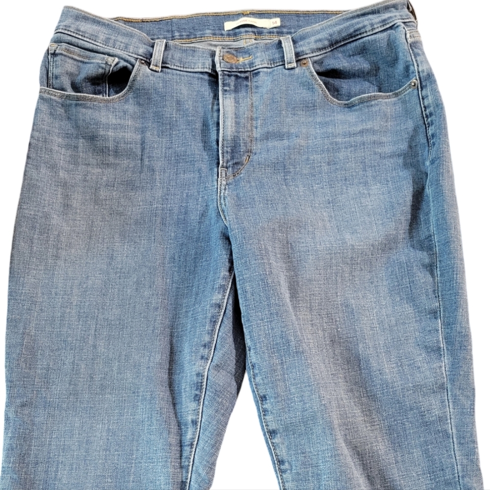 LEVI'S CLASSIC CAPRI JEANS - Picture 3 of 11